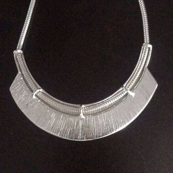 Silver statement necklace - Picture 4 of 4